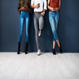 7 سبک محبوب شلوار جین زنانه برای سال 2024