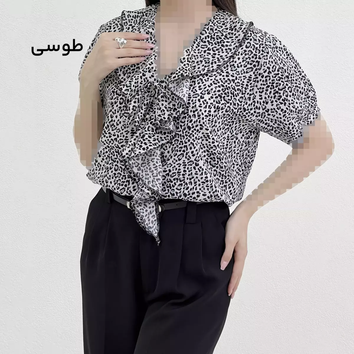 بلوز پلنگی زنانه یقه حلزونی