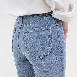 شلوار جین بوت کات آبی روشن