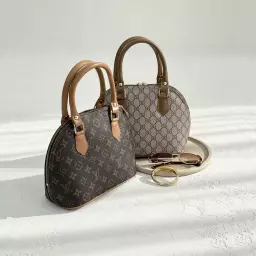 کیف زنانه نیم هلالی