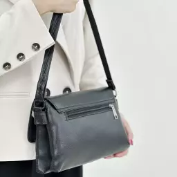 کیف زنانه چرم طرحدار