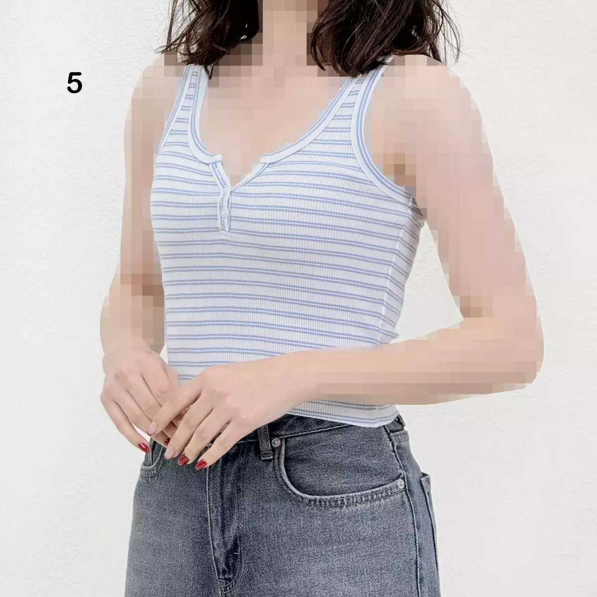 تاپ زنانه کبریتی جلو دکمه