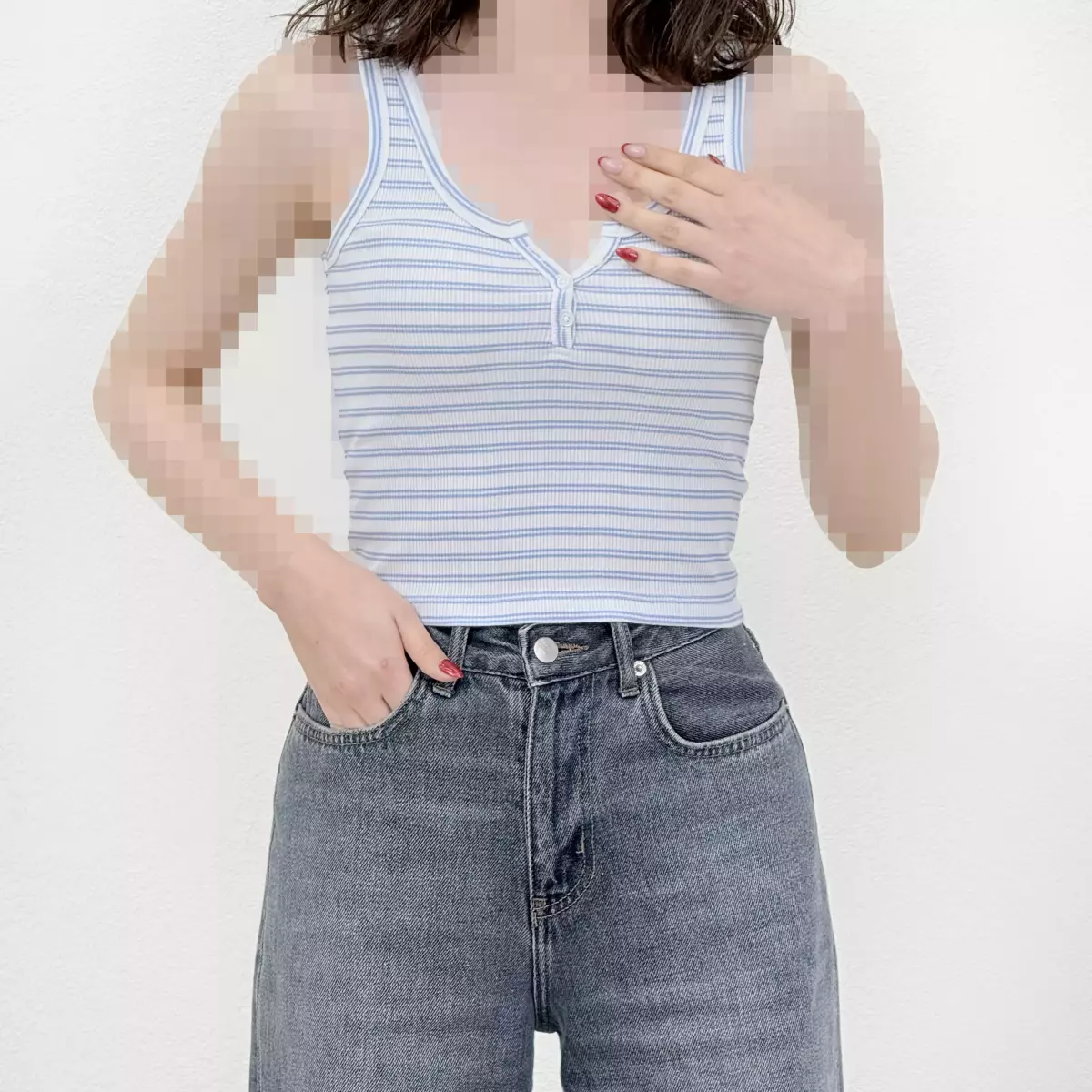 تاپ زنانه کبریتی جلو دکمه