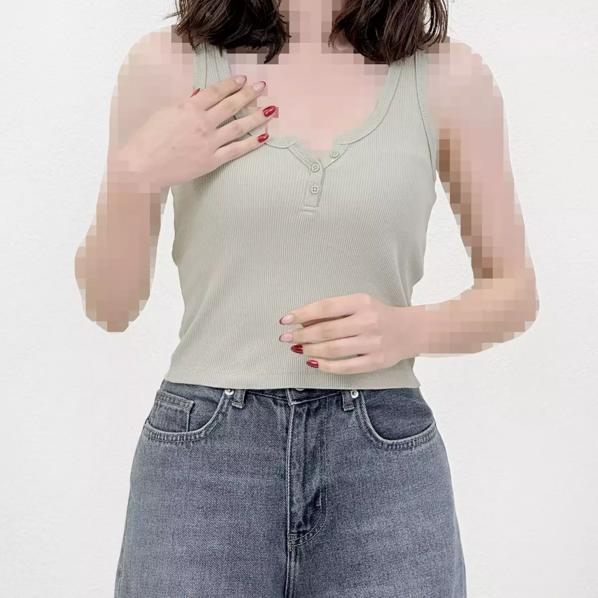 تاپ زنانه کبریتی جلو دکمه