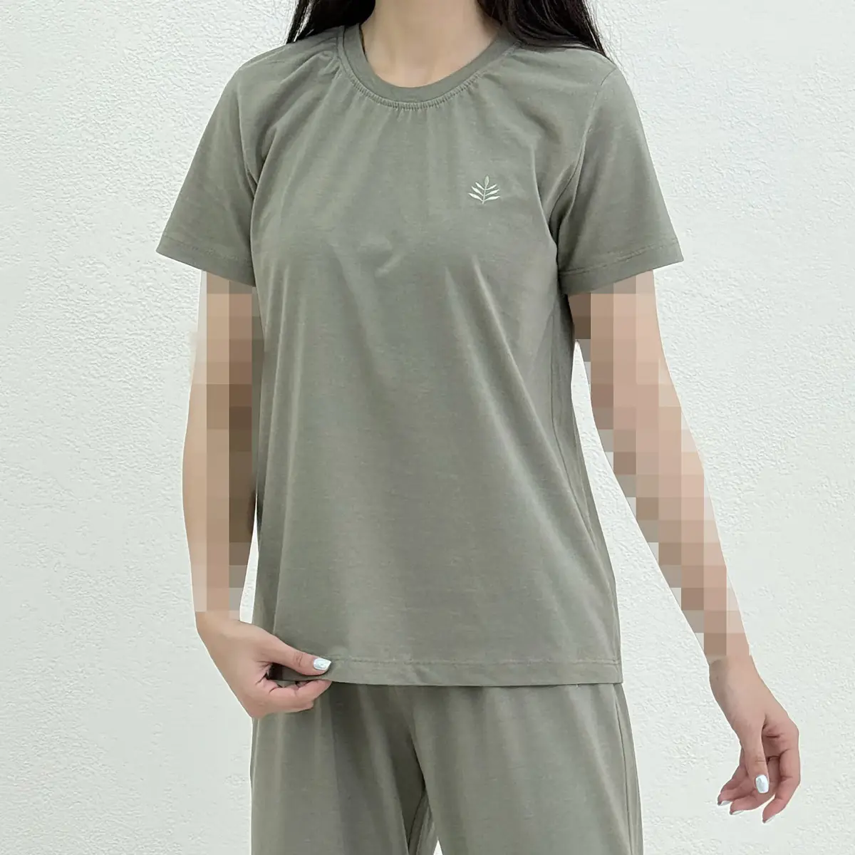 تیشرت زنانه طرح برگ