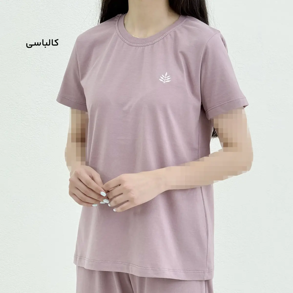 تیشرت زنانه طرح برگ