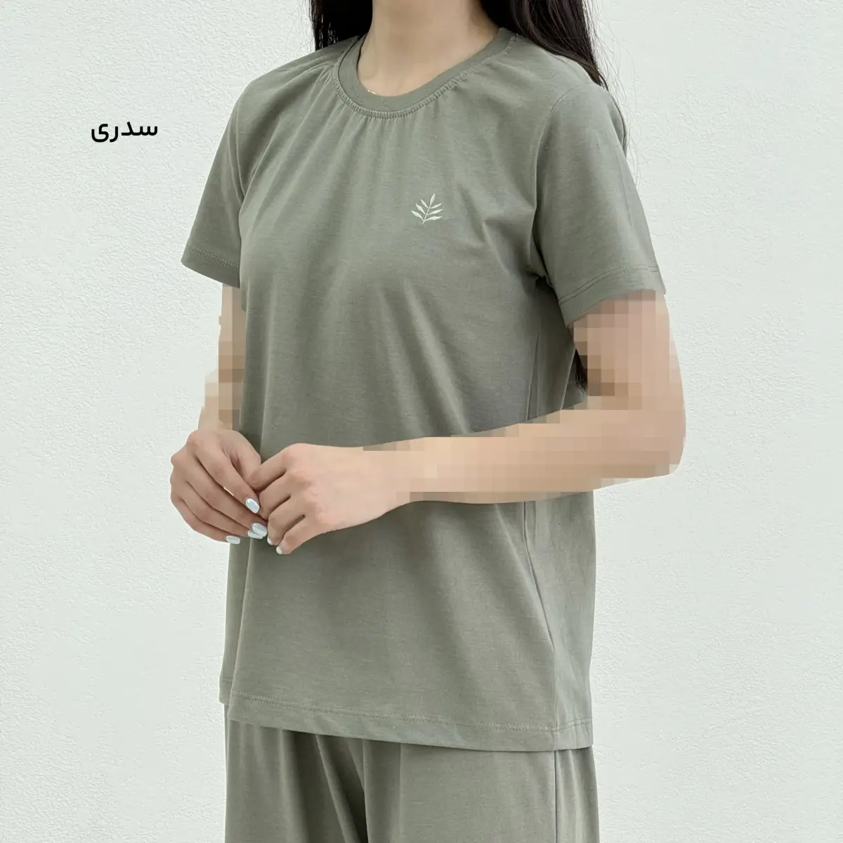 تیشرت زنانه طرح برگ