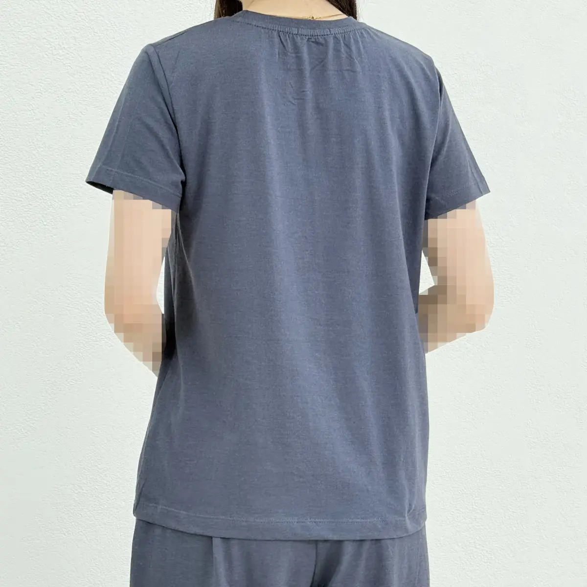 تیشرت زنانه طرح برگ
