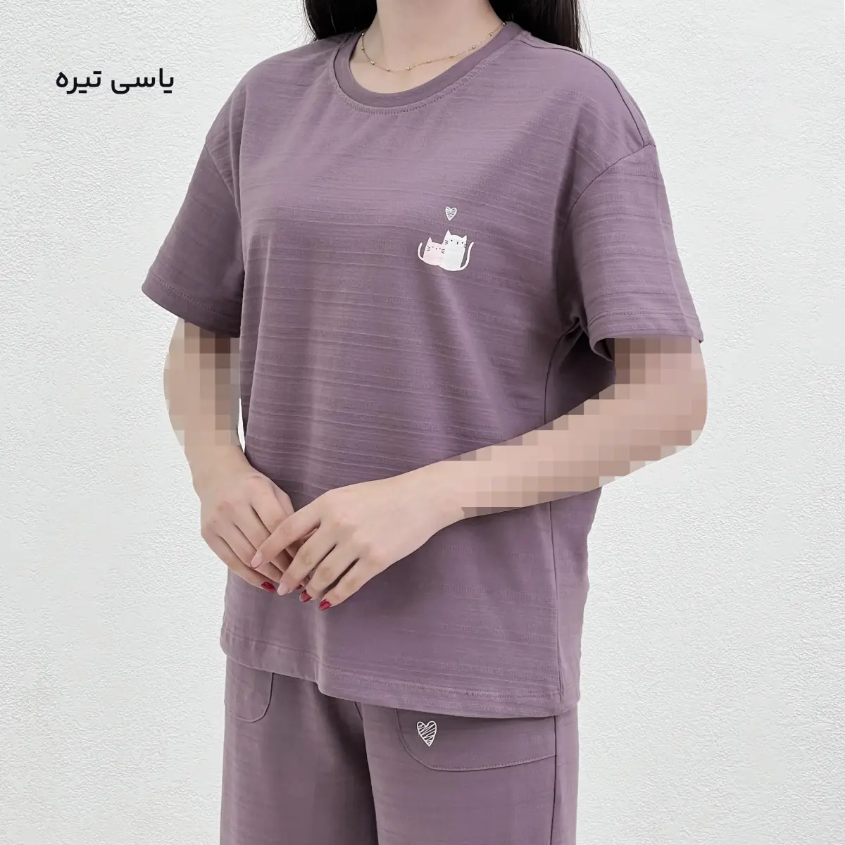 تیشرت زنانه یقه گرد استیکر
