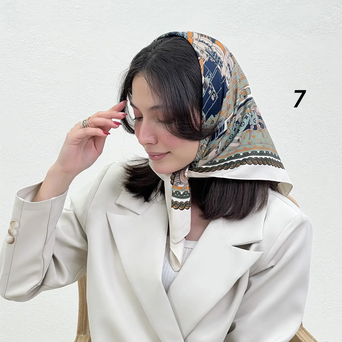 مینی اسکارف زنانه ساتن LV