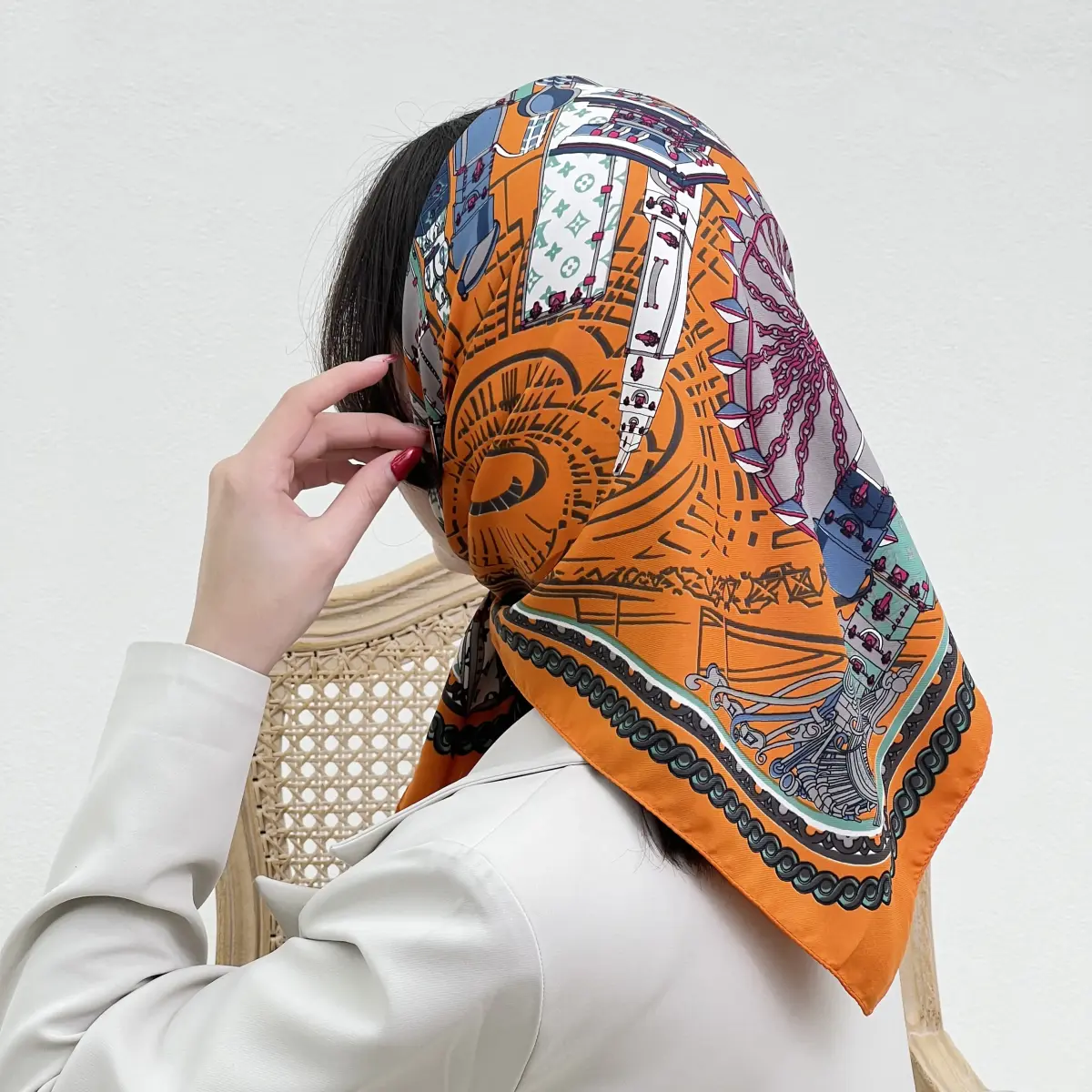 مینی اسکارف زنانه ساتن LV