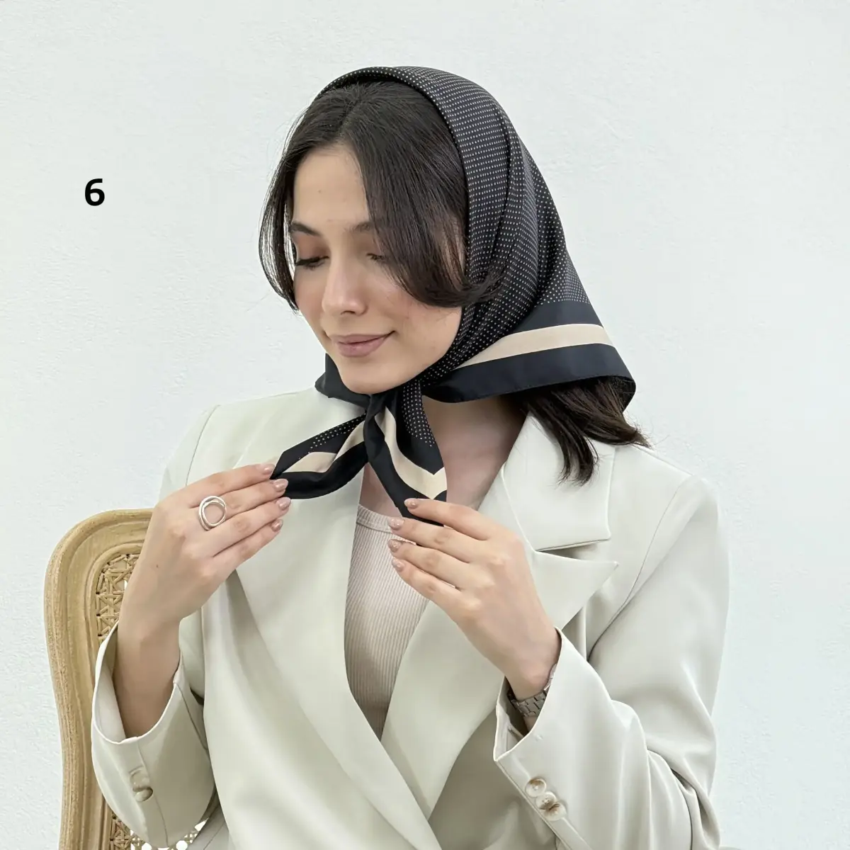 مینی اسکارف زنانه دیور طرح خالخالی| آی بولک
