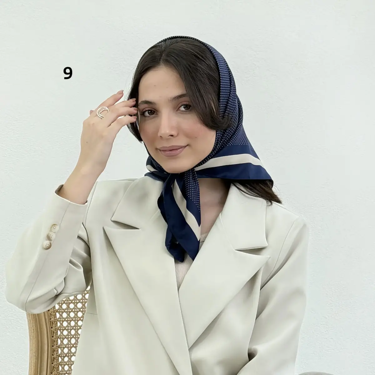 مینی اسکارف زنانه دیور طرح خالخالی| آی بولک
