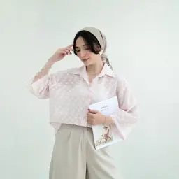 شومیز زنانه طرح گل بهاری