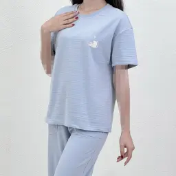تیشرت زنانه یقه گرد استیکر