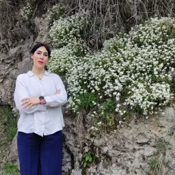 نرگس هاجری