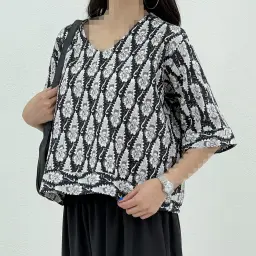 شومیز زنانه نخ چرخکاری جلو بسته | آی بولک