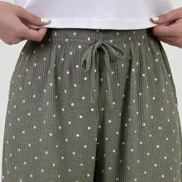 شلوار زنانه راحتی خالخالی | آی بولک
