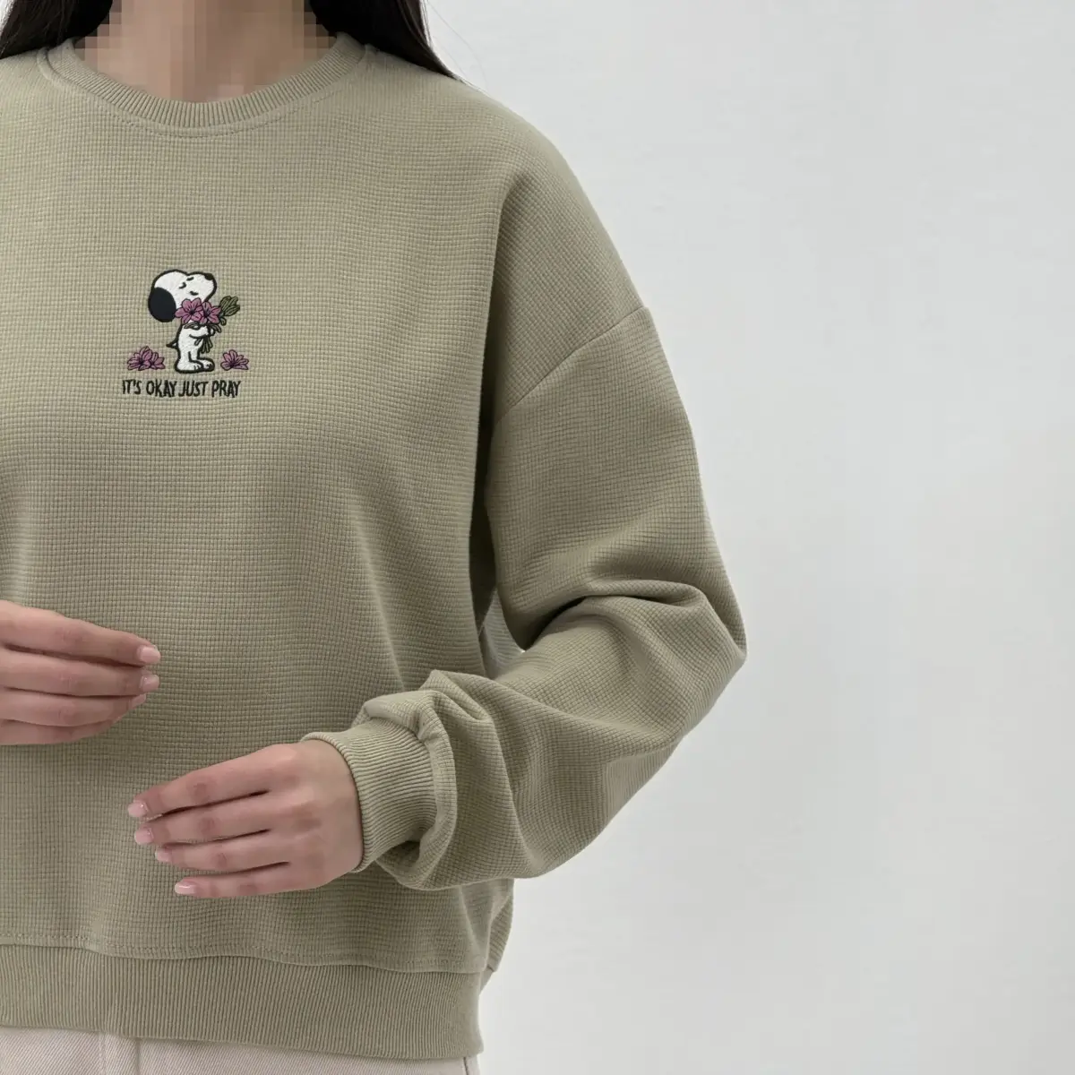 بلوز زنانه بیسکویتی طرح Snoopy | آی بولک